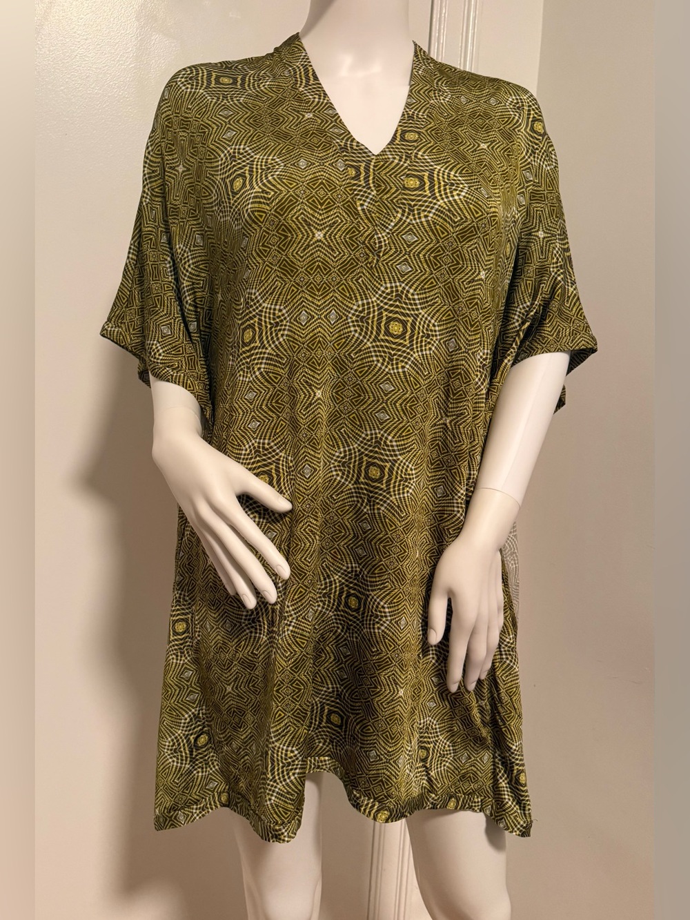 NWT! ALEXIS Olive Geometric V-Neck Poncho Dress